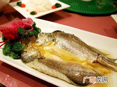 做法详细说明 黄鱼鲞怎么做好吃,宁波特产干的黄鱼鲞什么做才好吃啊!谢谢？