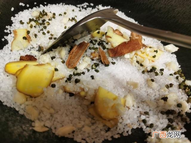 家庭盐焗花螺怎么做,盐焗油螺做法？