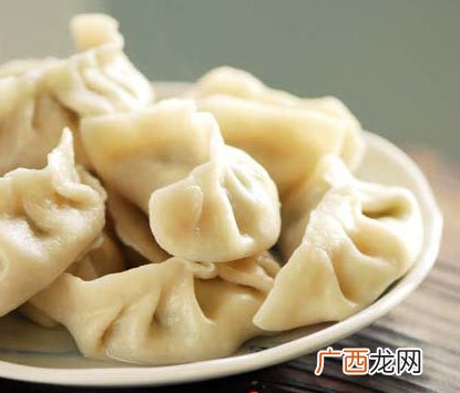 如何防止饺子破皮,怎么蒸饺子不粘锅不破皮？