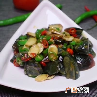 皮蛋怎么炒,.青椒炒皮蛋怎样做？