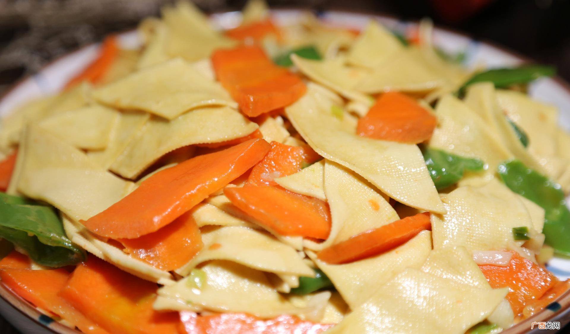 干豆腐怎么炒,炒干豆腐如何用电锅热？