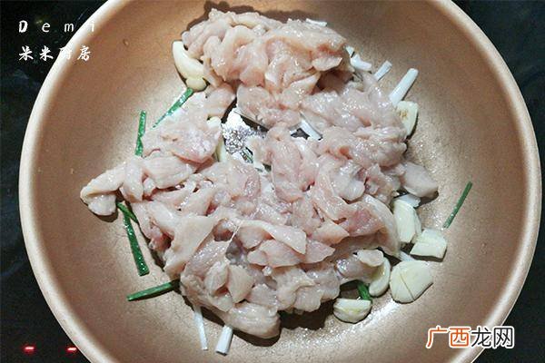 小炒鸡肉怎么做好吃,柠檬小炒鸡怎么做？
