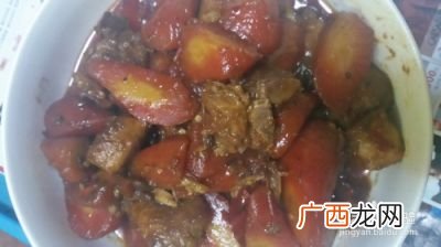 红萝卜烧排骨怎么做,王刚家常红烧排骨?