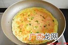 煎蛋饼的做法_健康频道 鸡蛋饼的制作方法与步骤