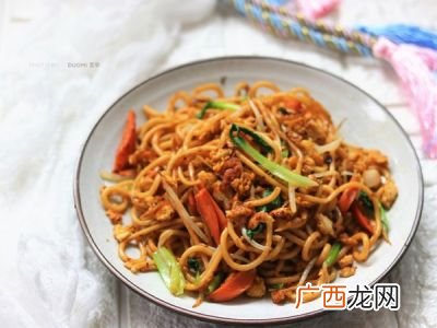 火腿炒面怎么做,生炒面的做法？