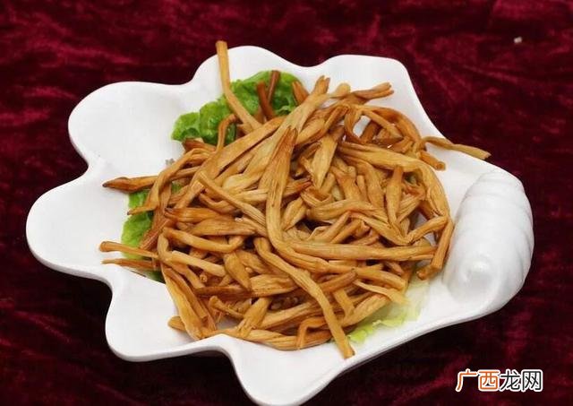 干黄花怎么炒,干黄花菜要不要焯水？