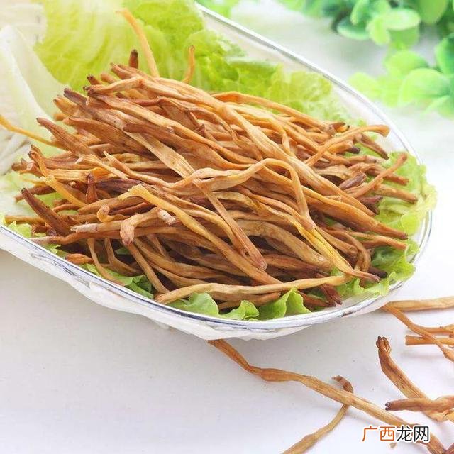 干黄花怎么炒,干黄花菜要不要焯水？