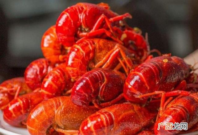 小龙虾的头可以吃吗?怎么吃?,龙虾头部的哪些能吃？