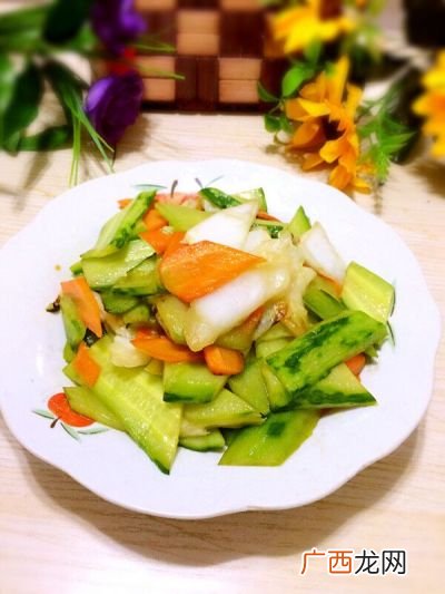 素黄瓜怎么炒好吃,炒黄瓜怎么去除青涩味？