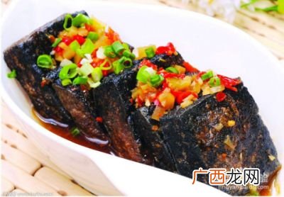 臭豆腐的制作方法,在家里怎么腌制臭豆腐，臭豆腐的制作方法和配料有什么？