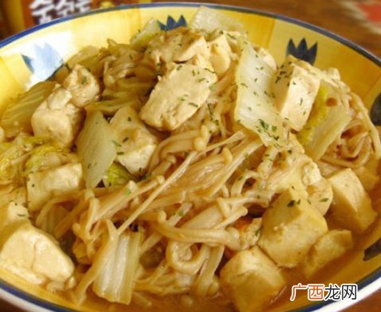 金针菇炒白菜怎么做好吃,木耳炒肉和木耳搭配菜谱？
