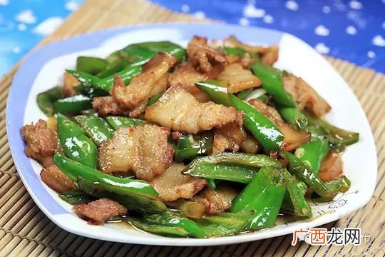 辣椒炒肉怎么炒好吃,丁真的辣椒炒肉怎么做？