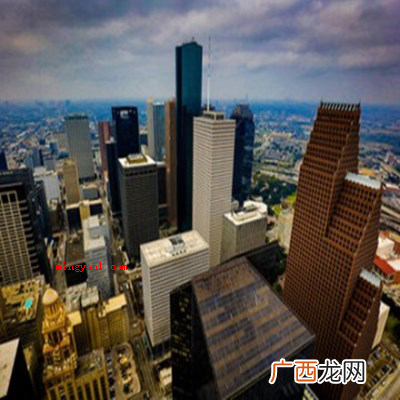 中国海域沿岸地区较大的经济中心 休斯顿在美国的哪个州？