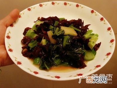 木耳青菜怎么炒,西兰花炒青菜做法?