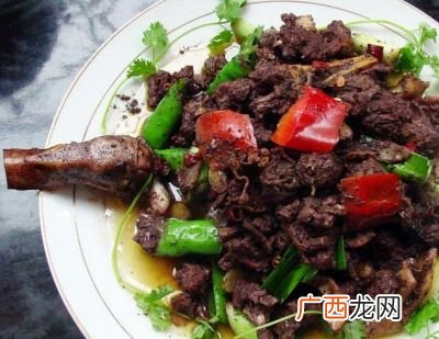 血鸭怎么炒,血鸭的家常做法简单又好吃?