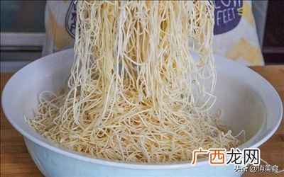 蒸面条的制作方法和步骤,面条煮几分钟就熟，为何面粉要蒸20多分钟？