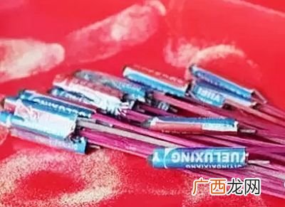 如:纸老虎 窜天猴什么意思,三字俗语还有什么？