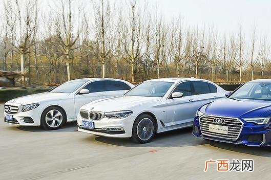 奥迪和奔驰哪个档次高,bba奥迪档次最低吗？