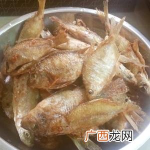 晒干的小鱼干怎么油炸的酥脆,如何把鱼炸干？