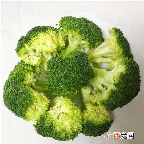 西兰花多久能煮熟,西兰花煮熟放多久？