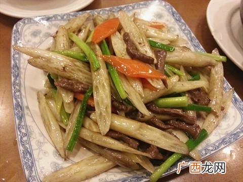 怎么样炒黑豆又稣又脆,怎样干炒黑豆？