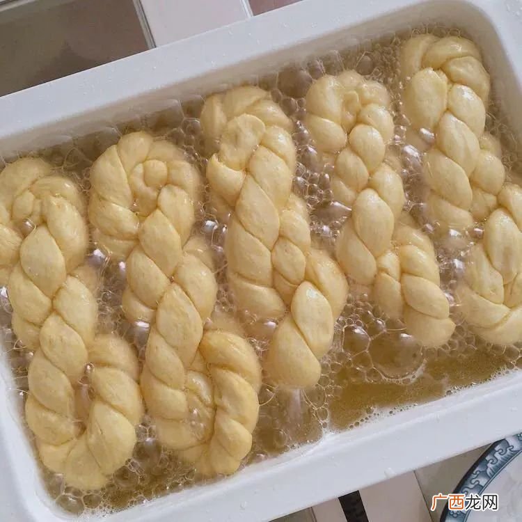 炸麻花怎么做酥软好吃,家常麻花怎样炸得松软？