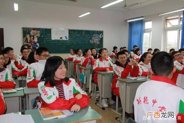 名校托管公办学校是什么意思,公立小学托管费交给学校吗？