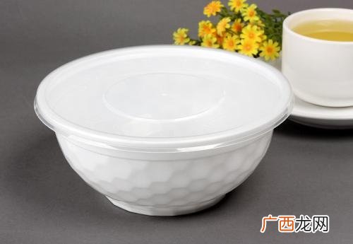 塑料碗可以放进微波炉吗,微波炉可以用塑料碗吗？