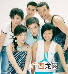 阳光像花儿一样绽放的演员,一年级题目,你觉得阳光是什么样子的？