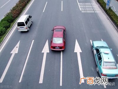 高速公路超速怎么处罚,高速上超速多少不会被罚？