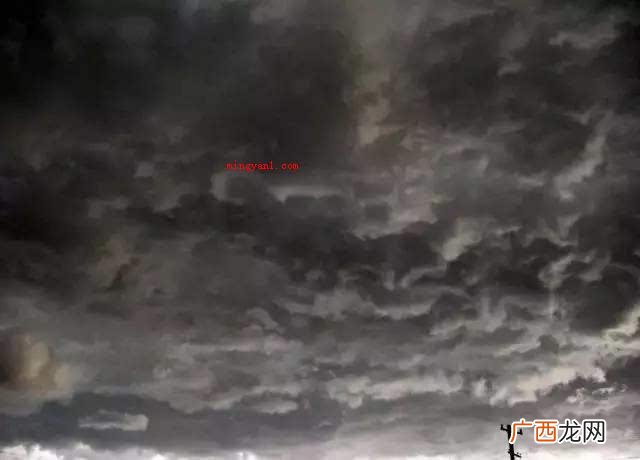 简略回应地光也叫地震光 地震光是什么