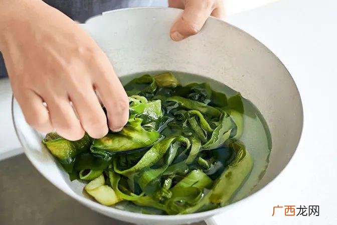 盐渍裙带菜怎么做好吃,盐渍裙带的正确方法？