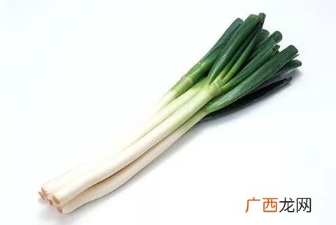 葱的味道是什么样子,怎么去掉嘴里大葱的味道？