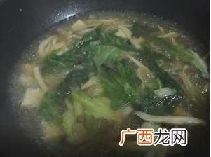 炖鸭肉汤可以放哪些材料,鸭肉煲汤?