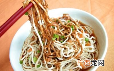 热干面的面条是哪种面,热干面是拌面还是汤面？