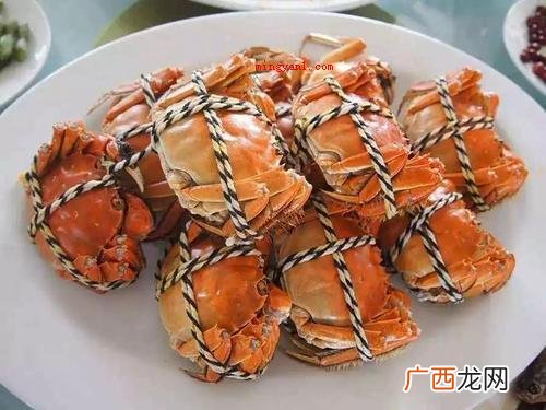 公螃蟹和母螃蟹实际上都美味,母蟹黄多肥嫩而公蟹油 公螃蟹和母螃蟹哪个好吃？