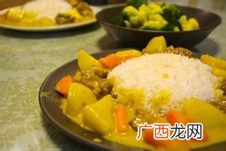 咖喱饭最早是哪个国家的主食,咖喱饭最早是哪个国家的主食？