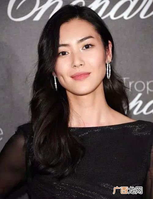 刘雯为什么叫大表姐,刘雯为什么叫表姐，深扒刘雯怎么出名火起来的？