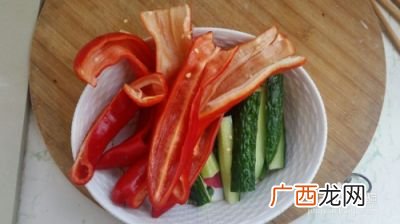 怎样腌制辣椒咸菜,辣椒咸菜腌制方法王刚？