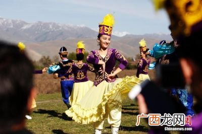 哈萨克族在中国什么地方,哈萨克地理位置？