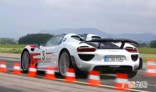 FR 4WD 中置引擎与后置引擎的区别,汽车中的前置后驱、前置前驱(FF)、后置后驱(RR)、中置后驱(MR)、4轮驱动,分别为什么概念？