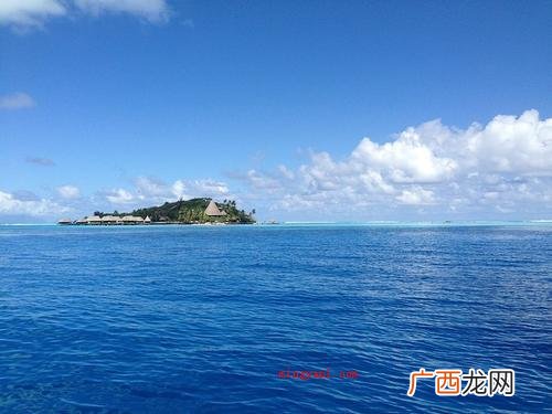 简略回应大家常喜爱用深蓝色来比喻深海 海水的颜色