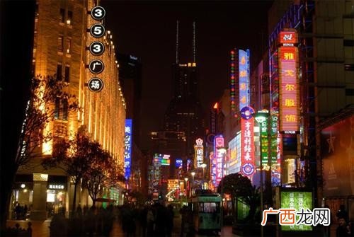 南京路在上海哪个区,南京路在上海哪个区？是最繁华的区吗？