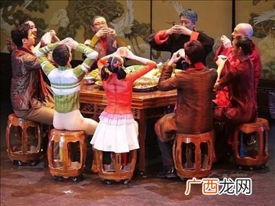 阖家欢乐是不是成语,形容家庭和睦的繁体成语？