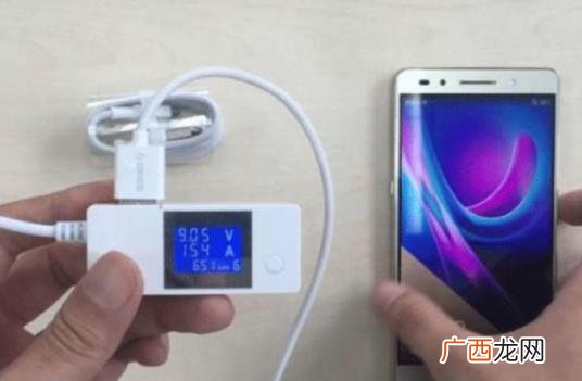手机一天充电几次,智能手机一天充电几次正常？