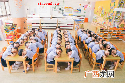 爱连爱融成始终,我亲爱的朋友,大学毕业是友爱的起始点 幼儿园毕业朋友圈配文怎么发？