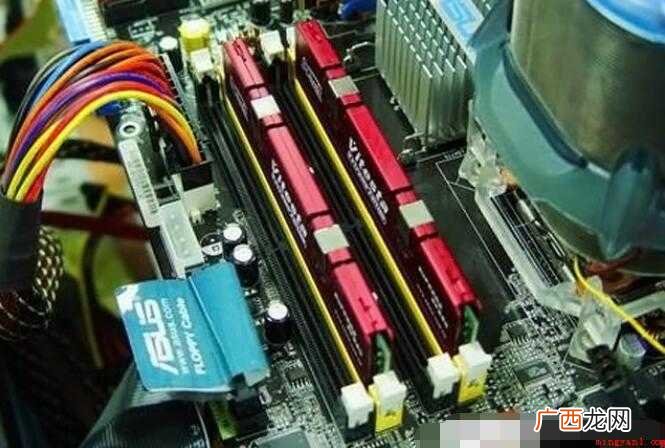 内存的单通道和双通道有什么区别