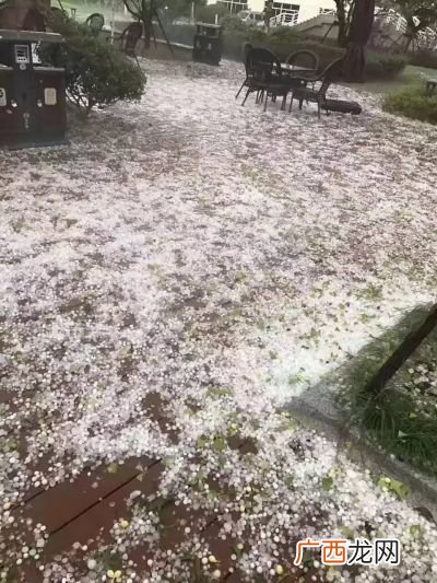 为什么会下冰雹呢,最简单的语言说明：冰雹是如何形成的？