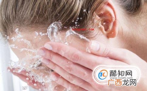 气垫BB霜做为一种是脸部美妆护肤商品,不但可以打造裸妆实际效 气垫bb霜的正确使用方法