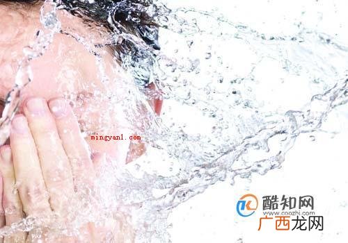 气垫BB霜做为一种是脸部美妆护肤商品,不但可以打造裸妆实际效 气垫bb霜的正确使用方法